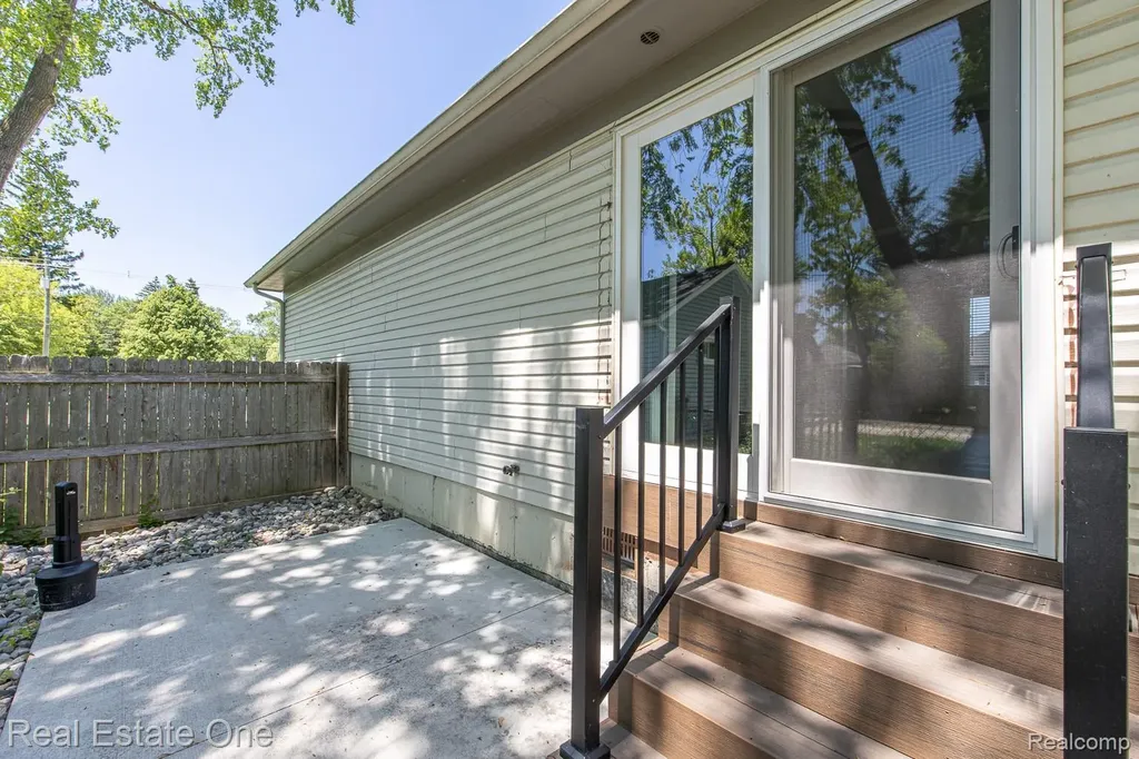3103 Crooks Road Rochester Hills City MI 48309