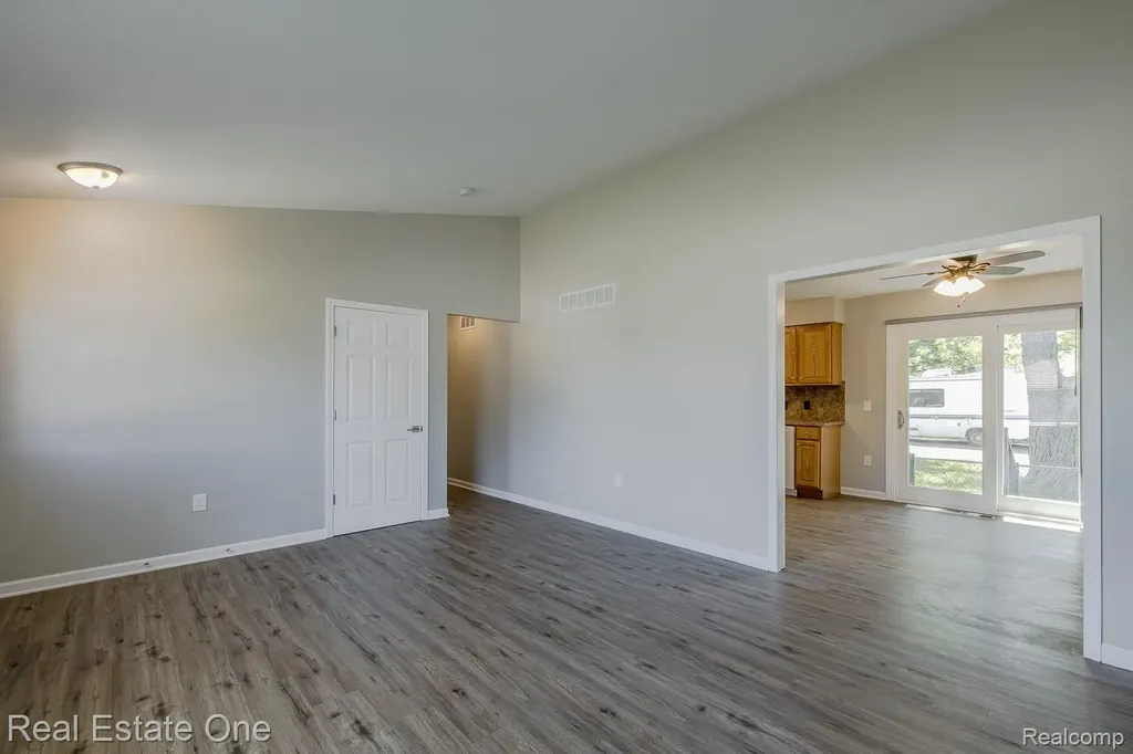 3103 Crooks Road Rochester Hills City MI 48309