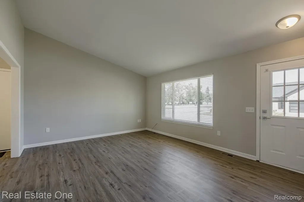 3103 Crooks Road Rochester Hills City MI 48309