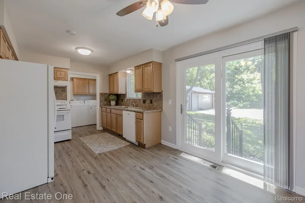 3103 Crooks Road Rochester Hills City MI 48309