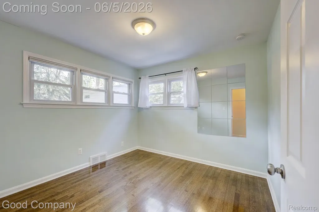 1218 Hoffman Avenue Royal Oak City MI 48067