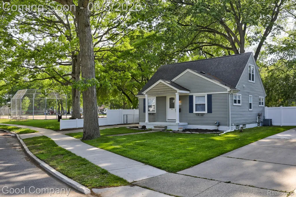 1218 Hoffman Avenue Royal Oak City MI 48067