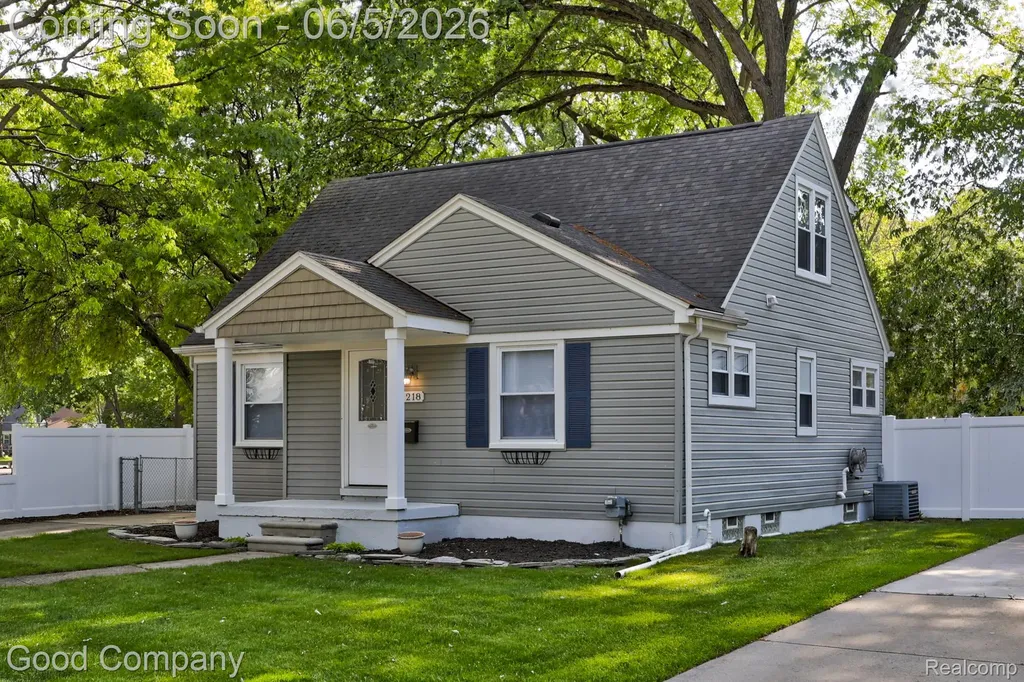 1218 Hoffman Avenue Royal Oak City MI 48067