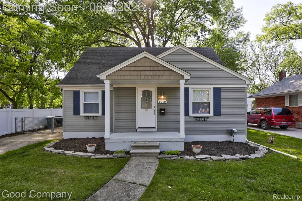 1218 Hoffman Avenue Royal Oak City MI 48067