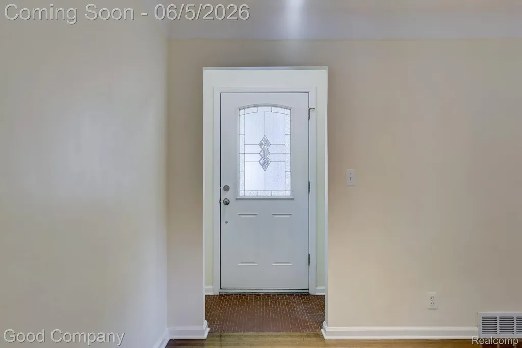 1218 Hoffman Avenue Royal Oak City MI 48067