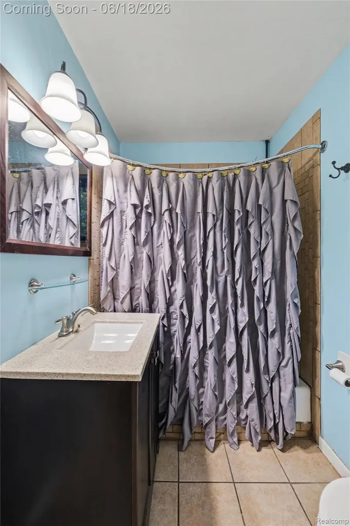 204 W Monroe Street Durand City MI 48429