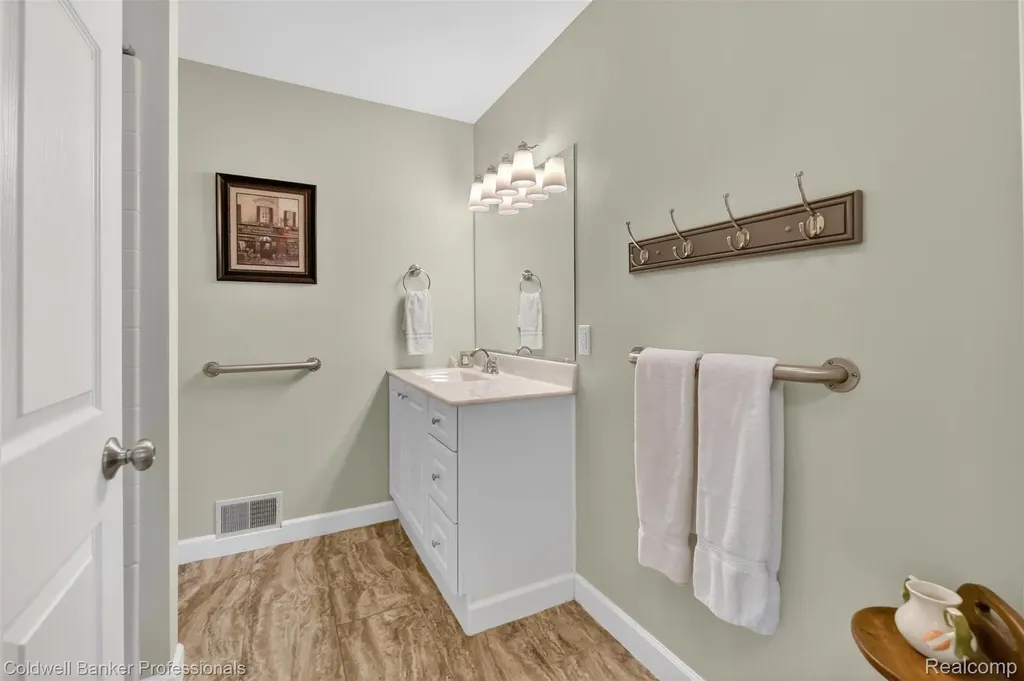 4380 Warwick Circle Drive Grand Blanc City MI 48439