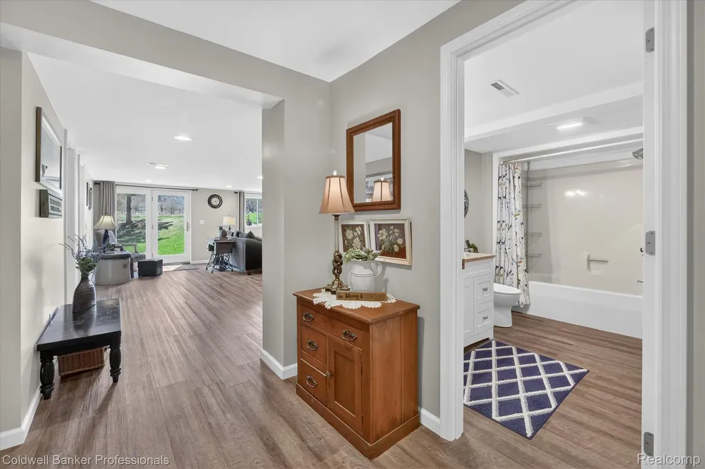 4380 Warwick Circle Drive Grand Blanc City MI 48439