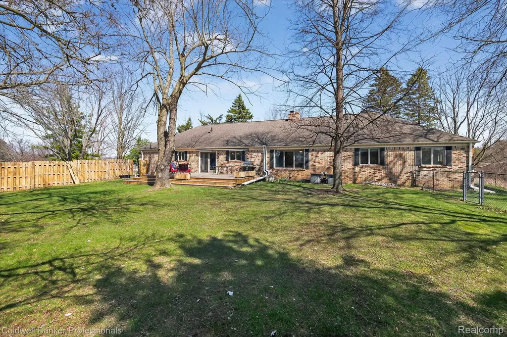 4380 Warwick Circle Drive Grand Blanc City MI 48439