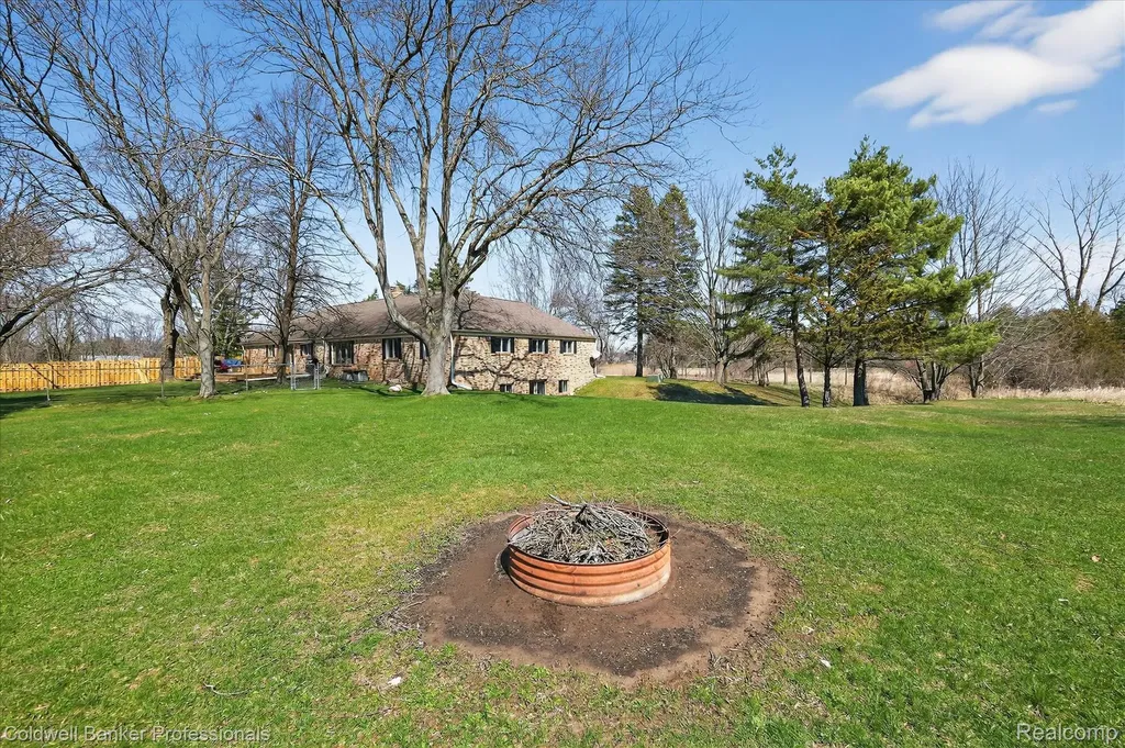 4380 Warwick Circle Drive Grand Blanc City MI 48439