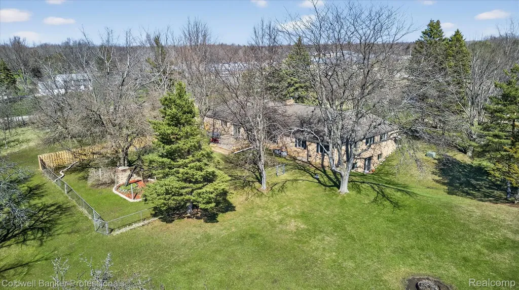 4380 Warwick Circle Drive Grand Blanc City MI 48439