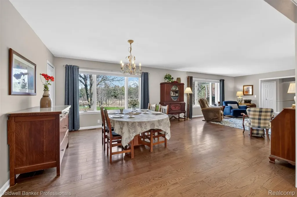 4380 Warwick Circle Drive Grand Blanc City MI 48439