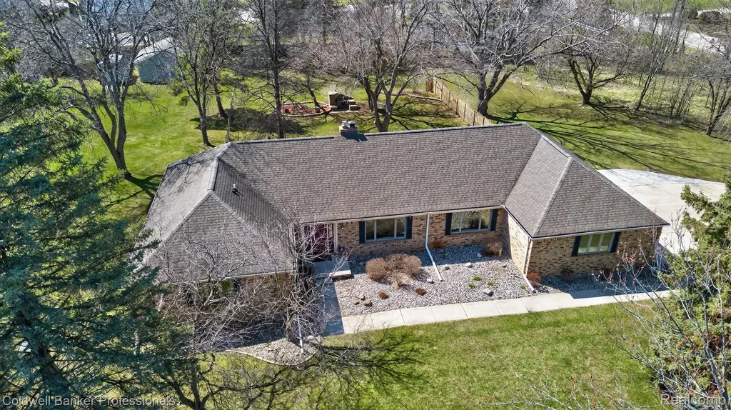 4380 Warwick Circle Drive Grand Blanc City MI 48439