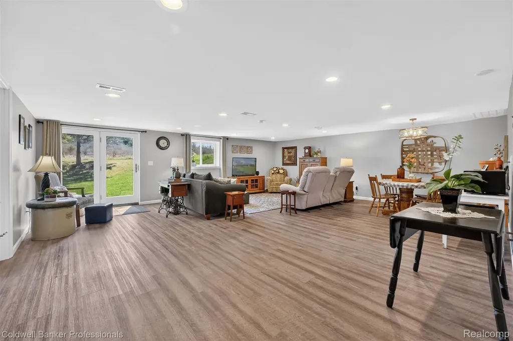 4380 Warwick Circle Drive Grand Blanc City MI 48439