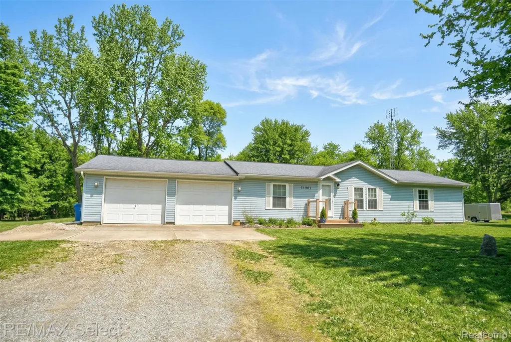 11061 Main Road Fenton City MI 48430