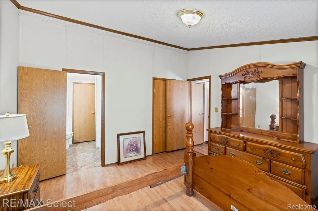 11061 Main Road Fenton City MI 48430