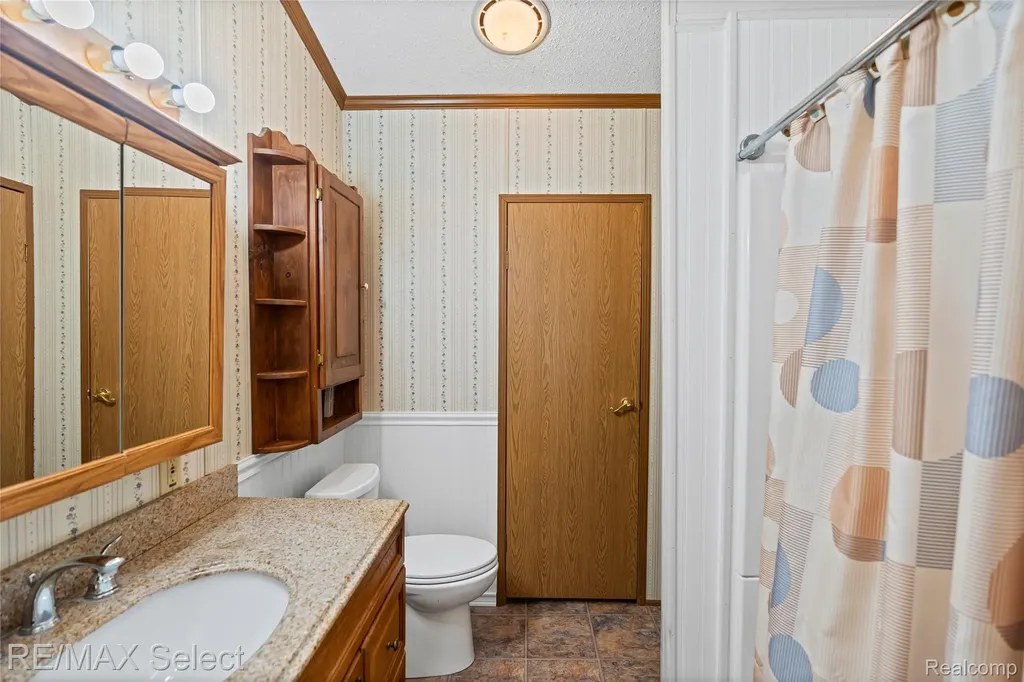 11061 Main Road Fenton City MI 48430