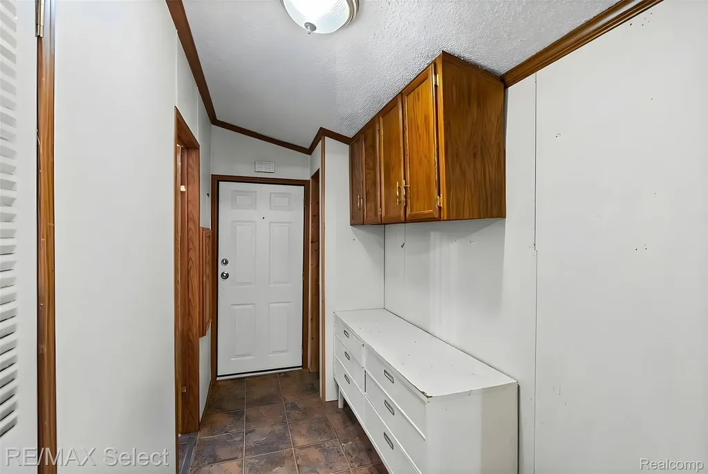 11061 Main Road Fenton City MI 48430
