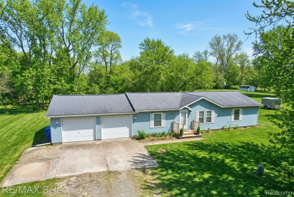 11061 Main Road Fenton City MI 48430