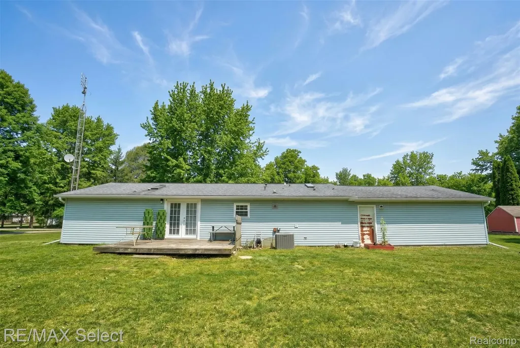 11061 Main Road Fenton City MI 48430
