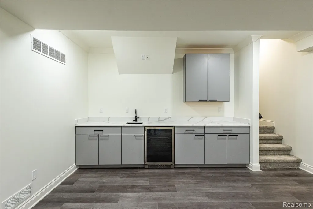 1935 Brookwood Avenue Royal Oak City MI 48073
