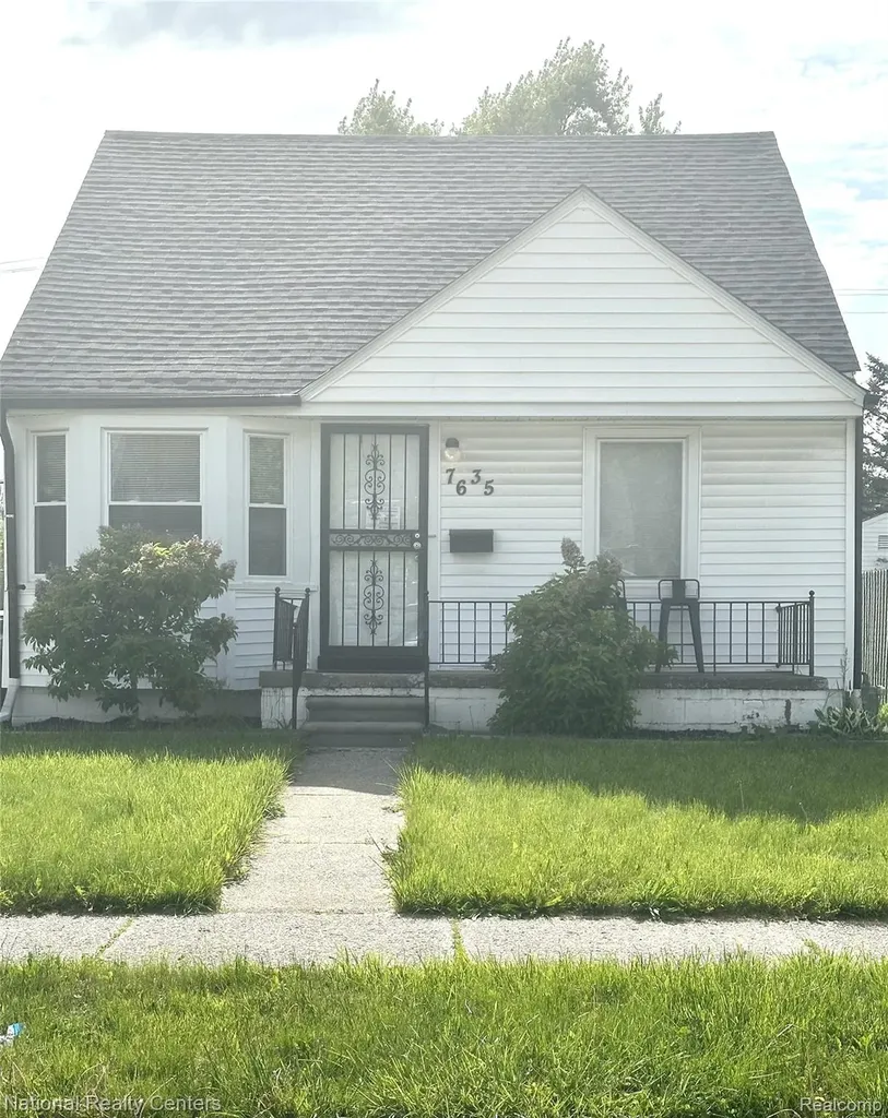 7635 Ashton Avenue Detroit City MI 48228