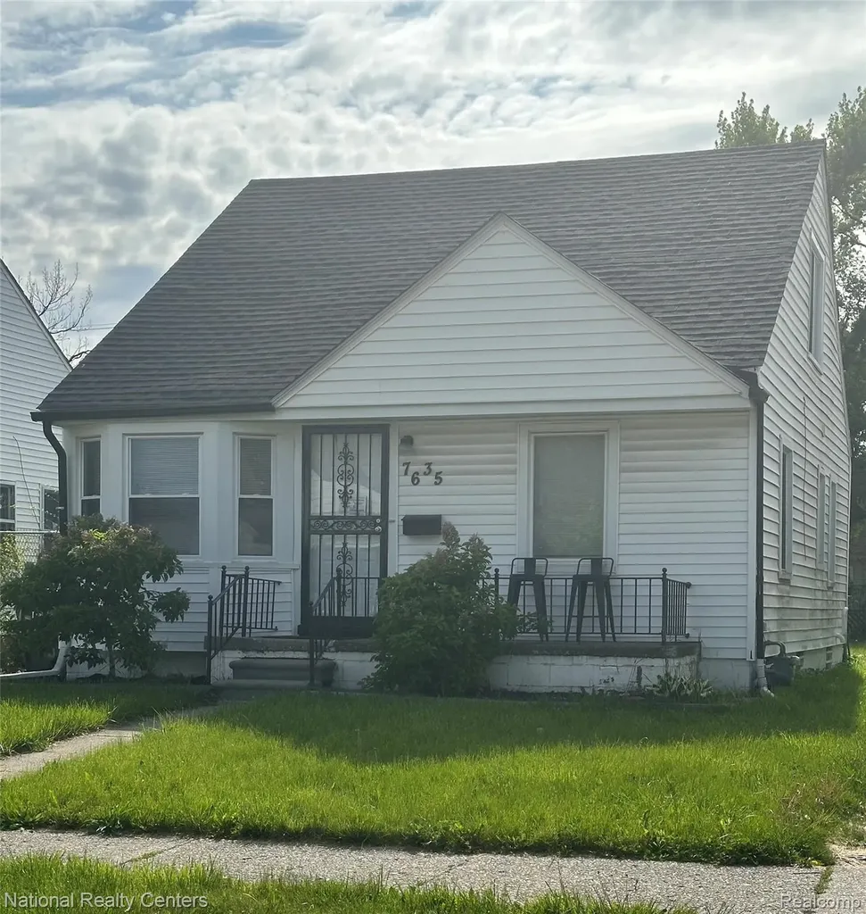 7635 Ashton Avenue Detroit City MI 48228