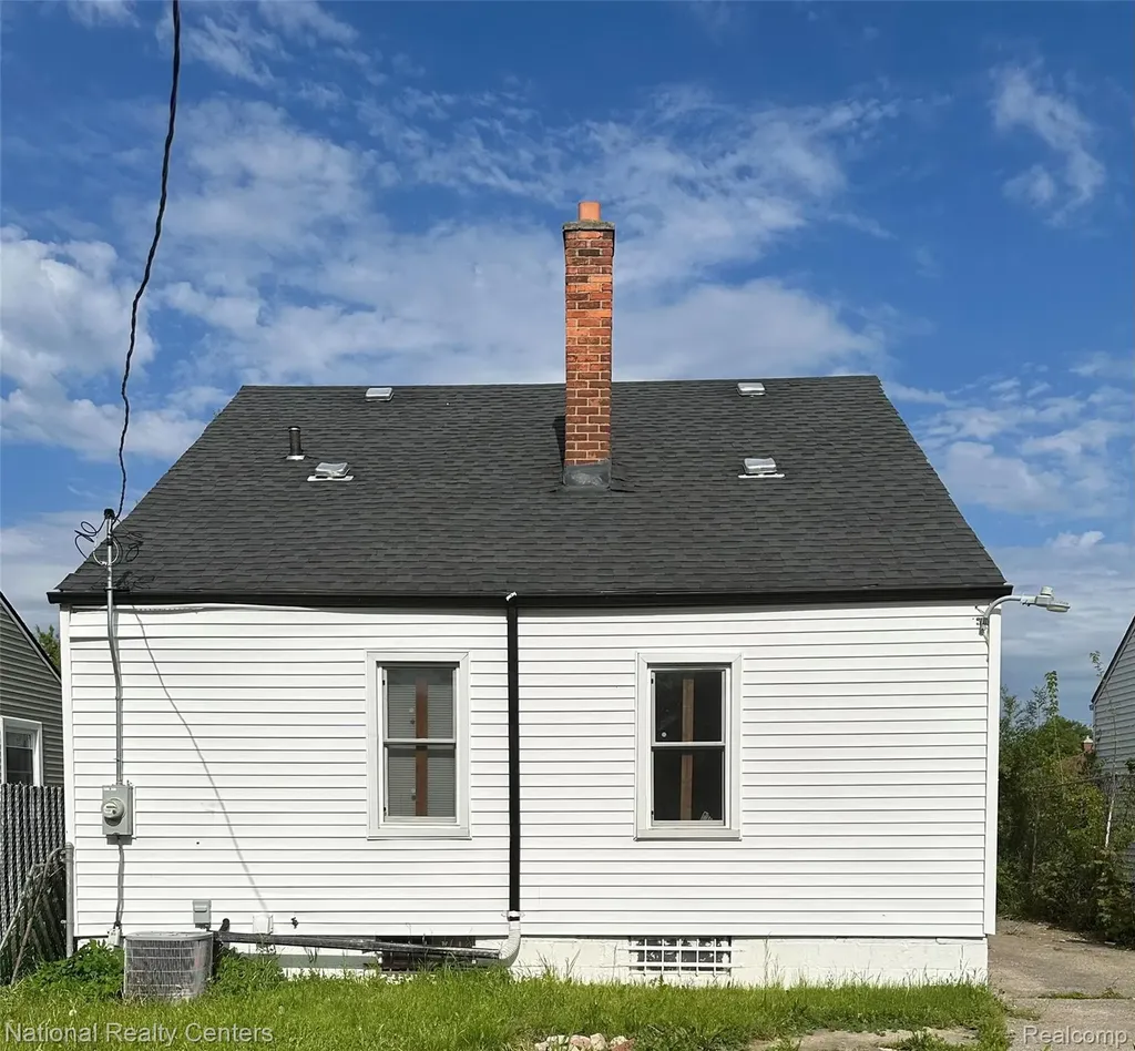 7635 Ashton Avenue Detroit City MI 48228