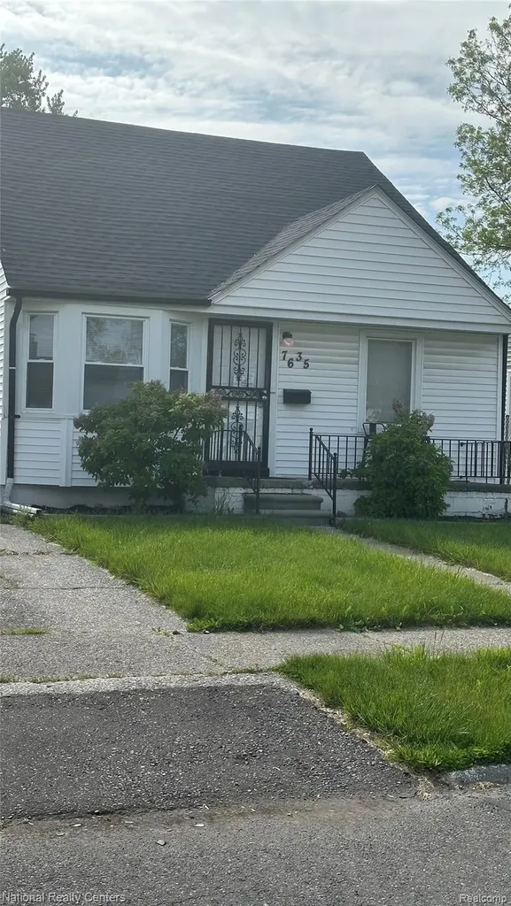 7635 Ashton Avenue Detroit City MI 48228