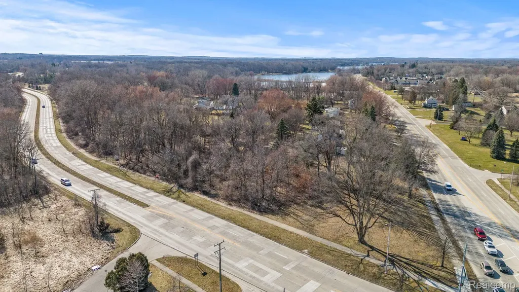 405 W Walton Boulevard Pontiac City MI 48340