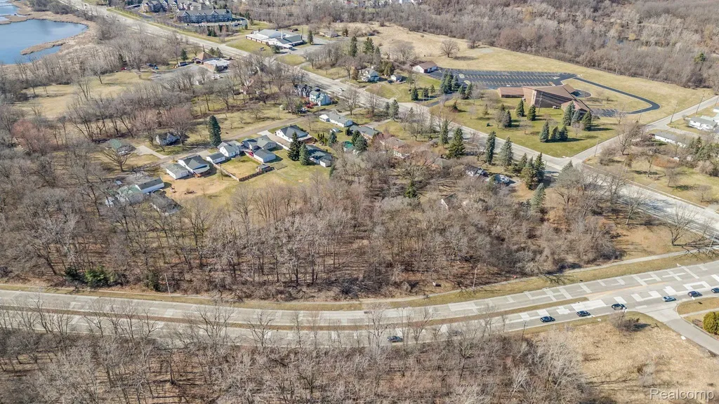 405 W Walton Boulevard Pontiac City MI 48340