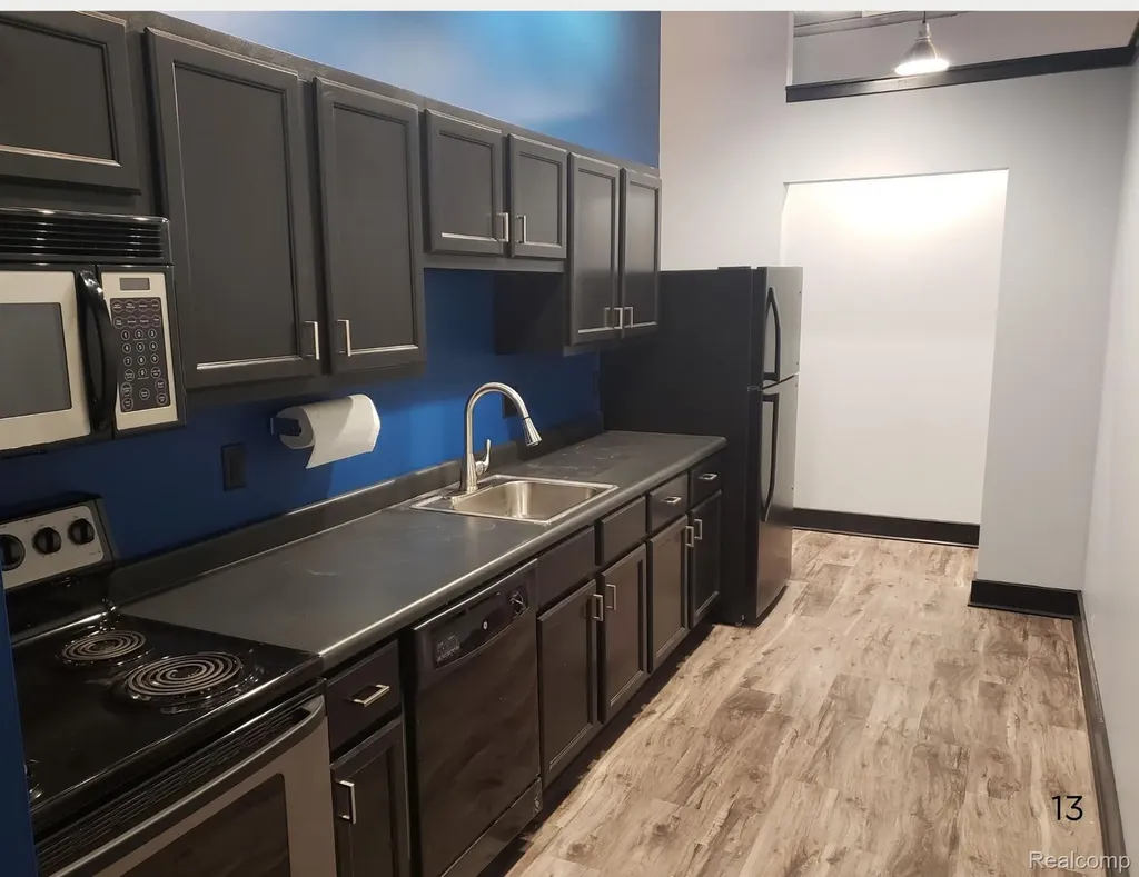 329-337 S Washington Square Lansing City MI 48933