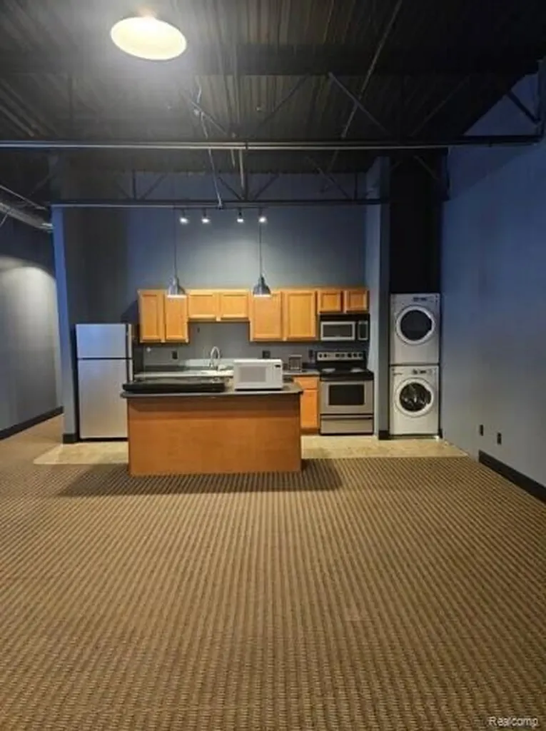 329-337 S Washington Square Lansing City MI 48933