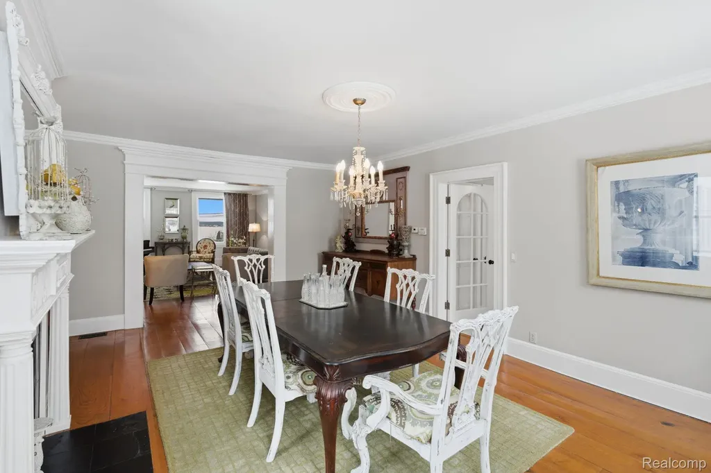 549 Grixdale Lane Waterford Charter Township MI 48328