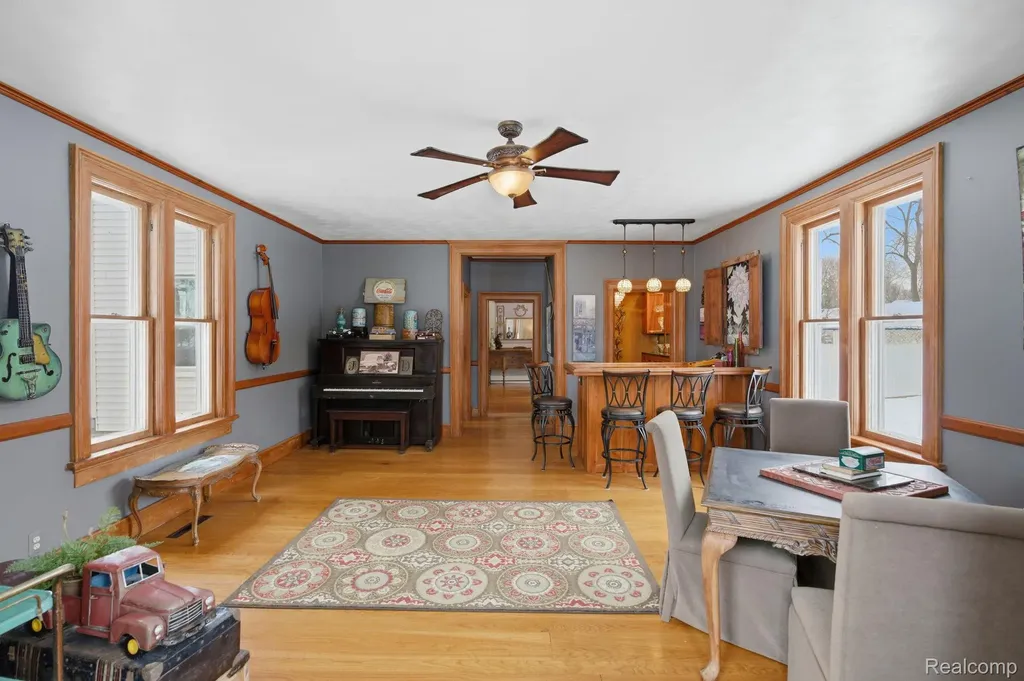 549 Grixdale Lane Waterford Charter Township MI 48328