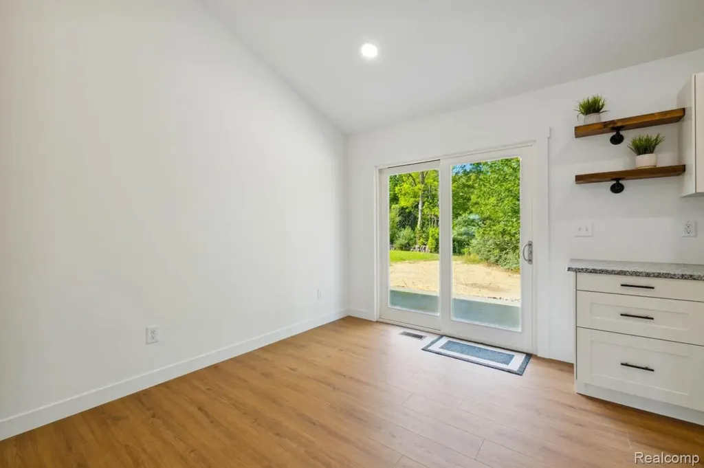 13375 Lenmoore Road Van Buren Charter Township MI 48111