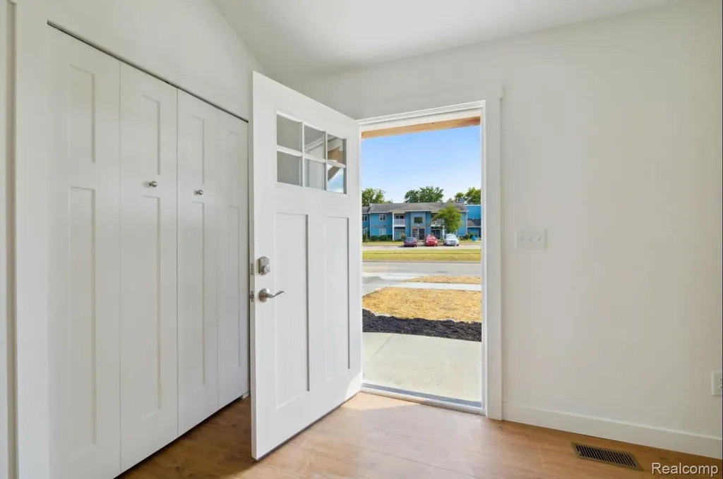 13375 Lenmoore Road Van Buren Charter Township MI 48111