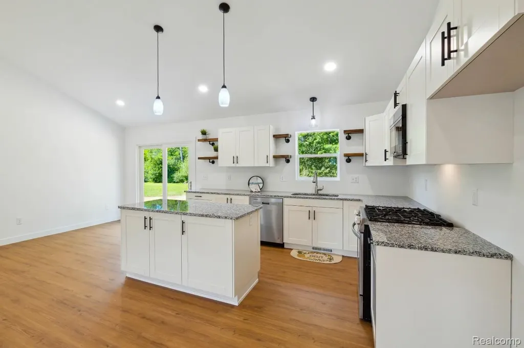 13375 Lenmoore Road Van Buren Charter Township MI 48111