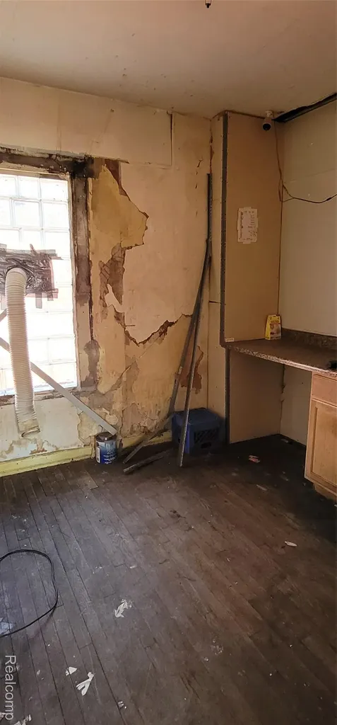 987 E Philadelphia Street Detroit City MI 48211