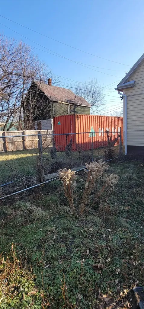 987 E Philadelphia Street Detroit City MI 48211