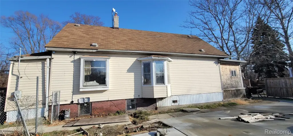987 E Philadelphia Street Detroit City MI 48211