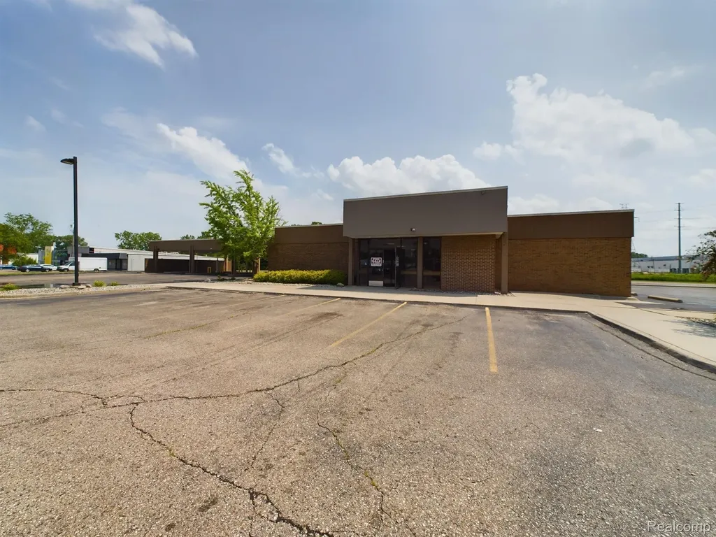 4154 Davison Road Burton City MI 48509