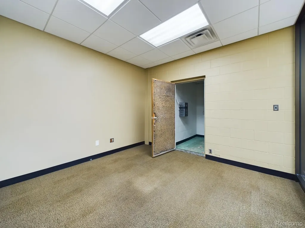 4154 Davison Road Burton City MI 48509