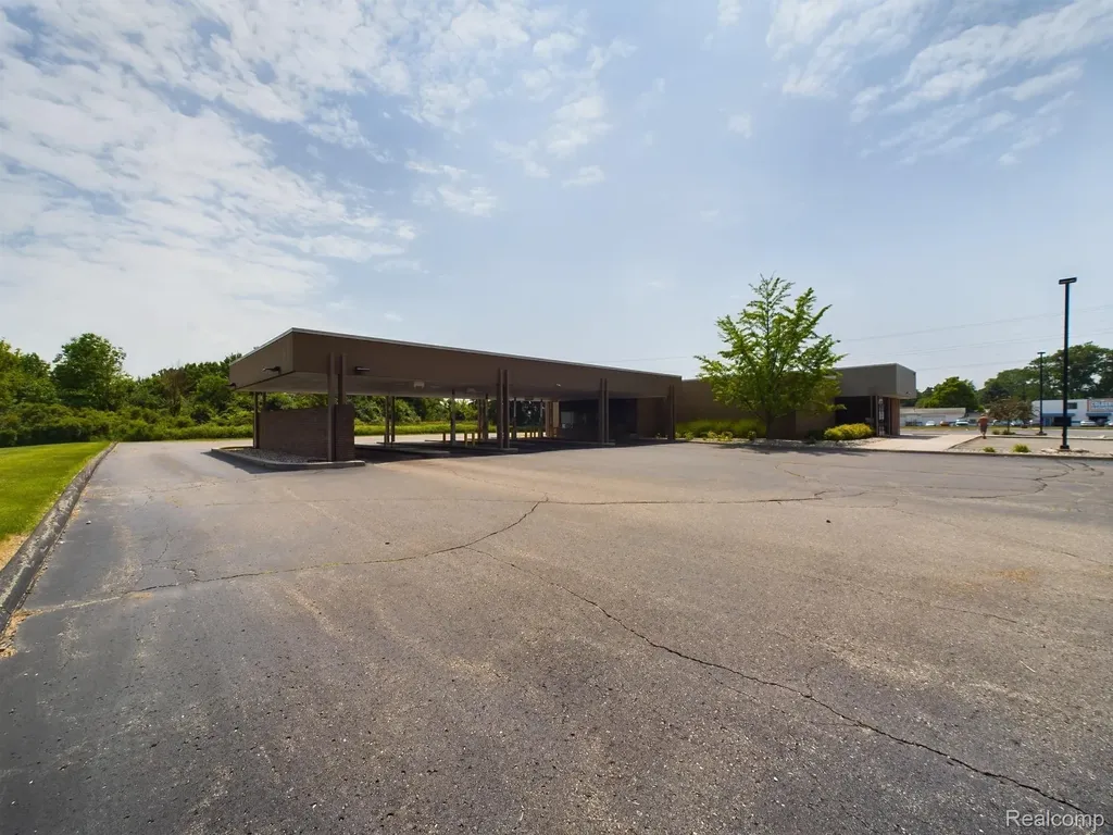4154 Davison Road Burton City MI 48509