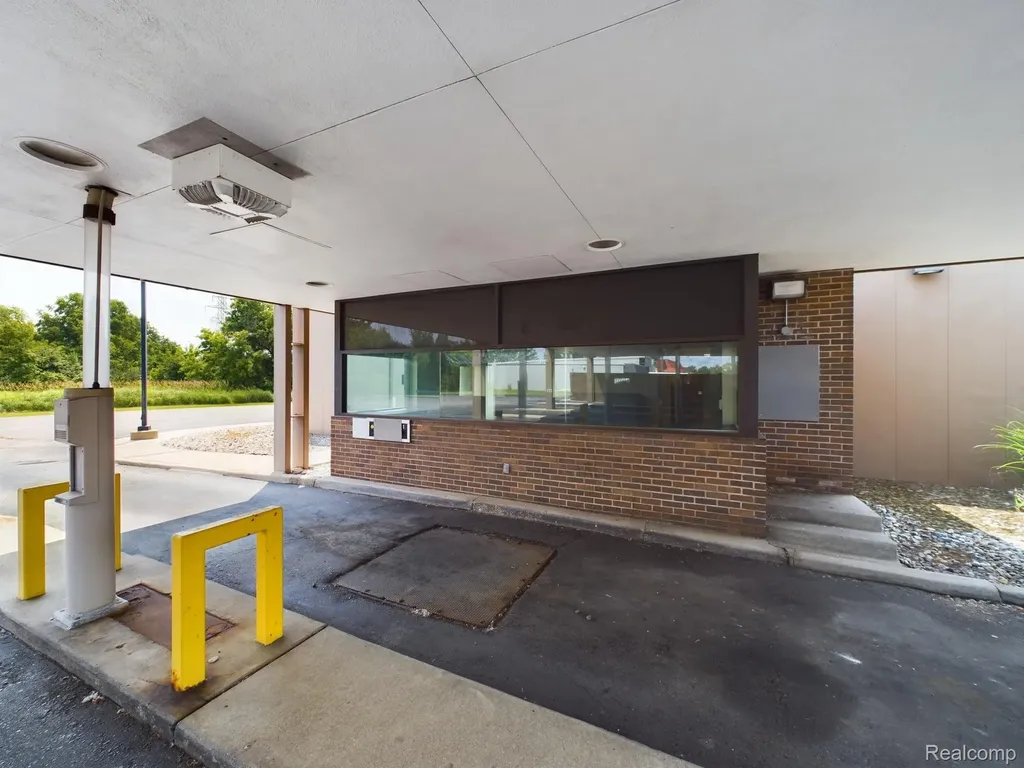 4154 Davison Road Burton City MI 48509