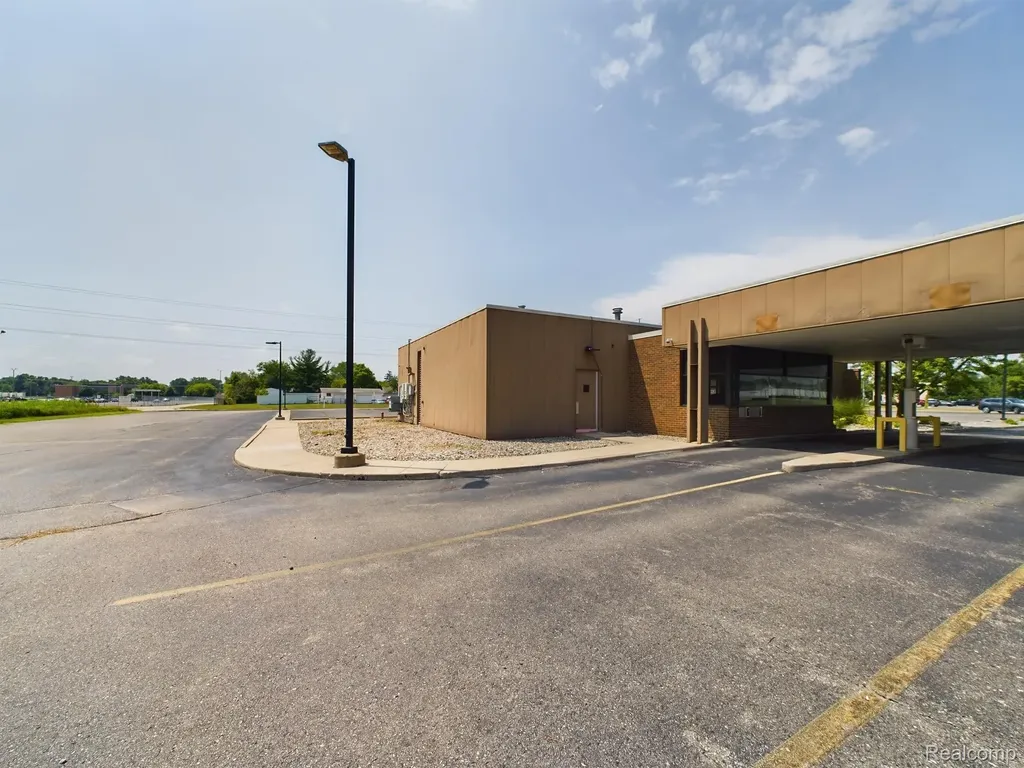 4154 Davison Road Burton City MI 48509