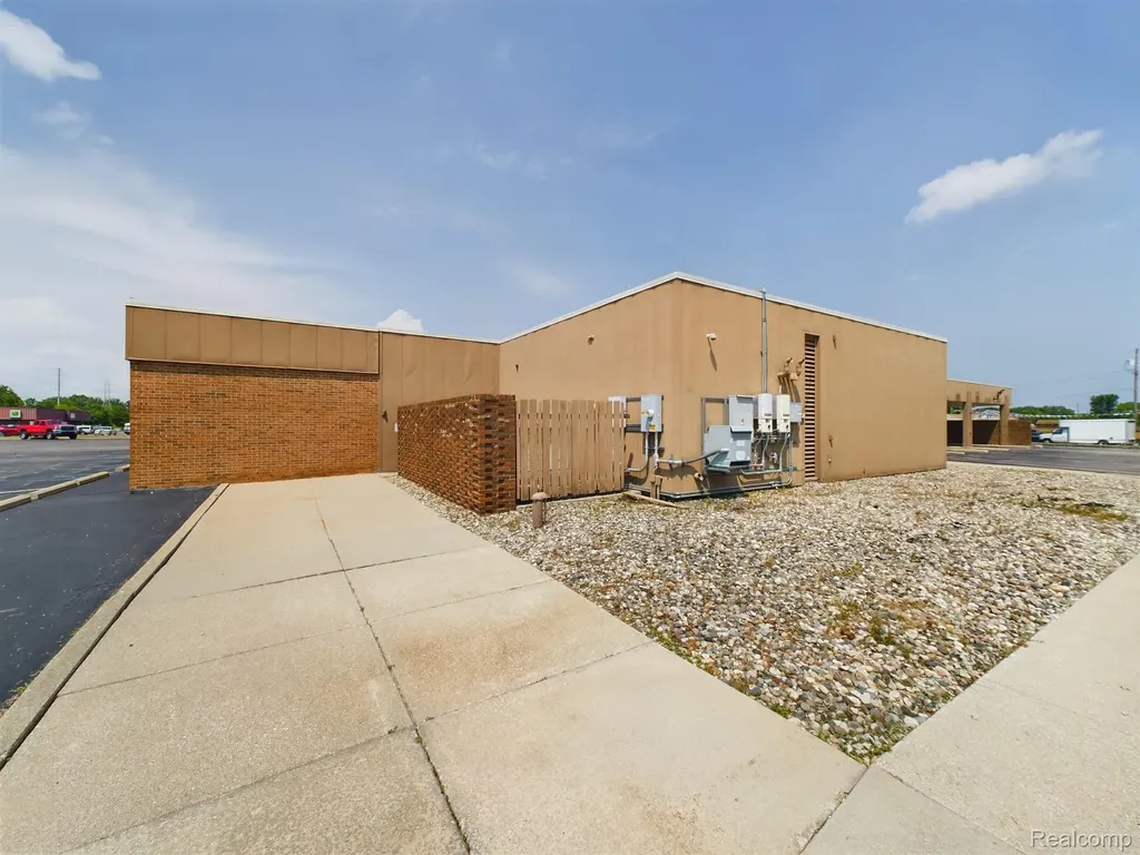 4154 Davison Road Burton City MI 48509