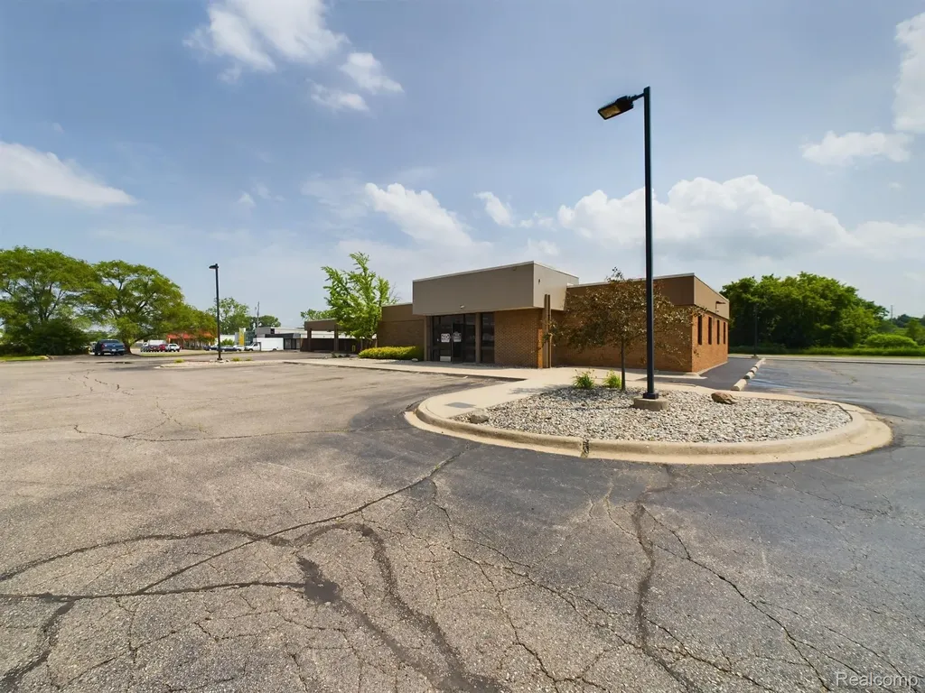 4154 Davison Road Burton City MI 48509