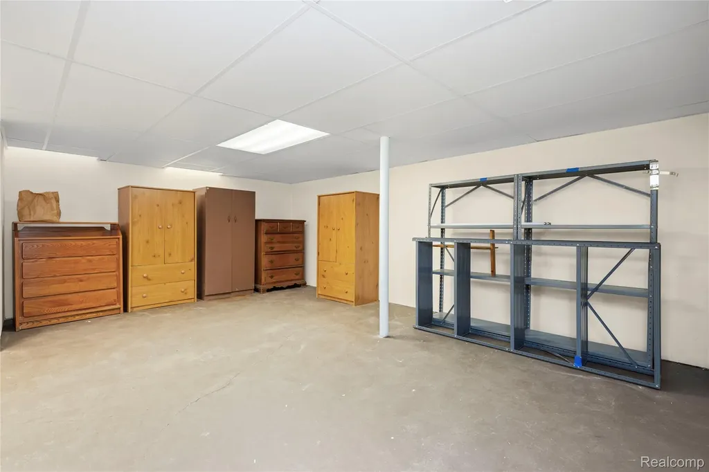 22592 Masonic St. Clair Shores City MI 48082