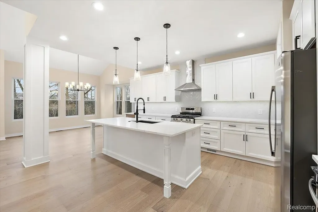 2044 Breckenridge Court Rochester City MI 48307